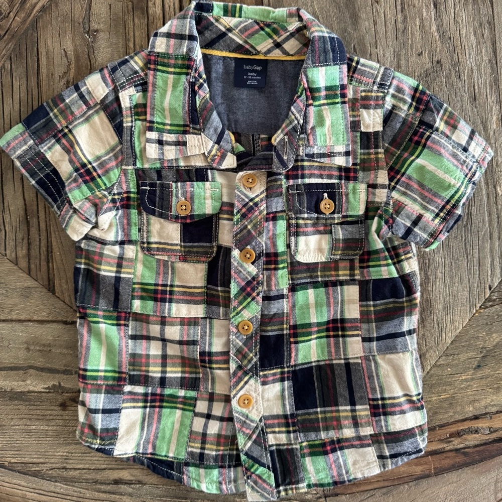 GAP Green and Black Button Down Shirt Casual Style